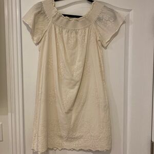 Zara women’s mini cream/off white off shoulder embroidered mini dress in Sz S